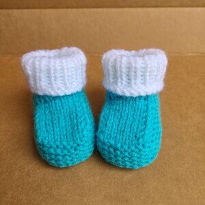 Handmade Knit baby shoes blue and white booties unisex 0-3 months boots